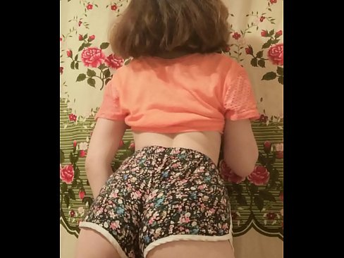 ❤️ Seksega juna bebo demetas sian pantalonon ĉe fotilo ❤️❌ Malĉasuloj ĉe ni